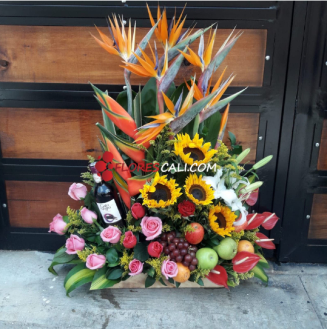 Arreglo frutero flores cali