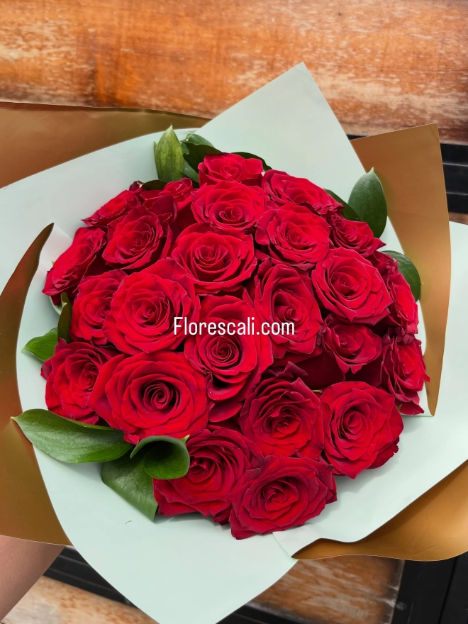 Bouquet por 24 Rosas dia de la Madre cali 