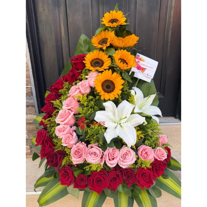Arreglo curva surtida floral, ramo flores natural
