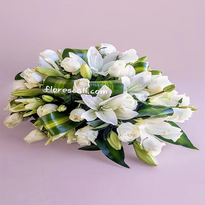 Cubre Caja Funebre Blanco flores en cali