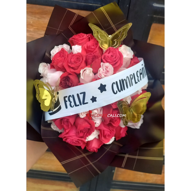 Bouquet de rosas deluxe cumpleaños cali