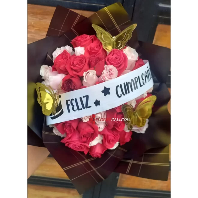 Bouquet de rosas deluxe cumpleaños cali