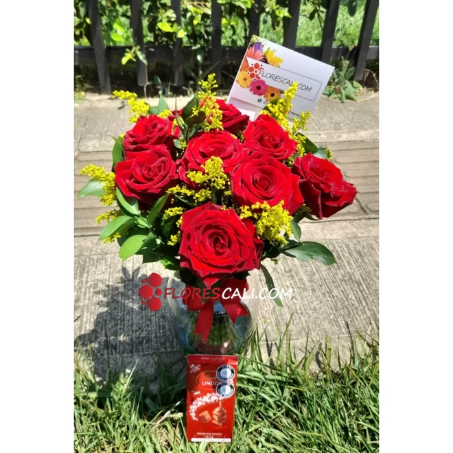 Jarron de rosas con chocolates dia de la madre cali