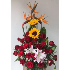 Arreglo lirios, girasoles y rosas