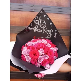 Bouquet de cumpleaños rosa fucsia y mora en leche cali 