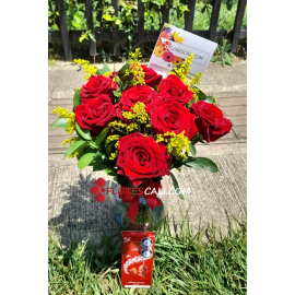 Jarron de rosas con chocolates dia de la madre cali